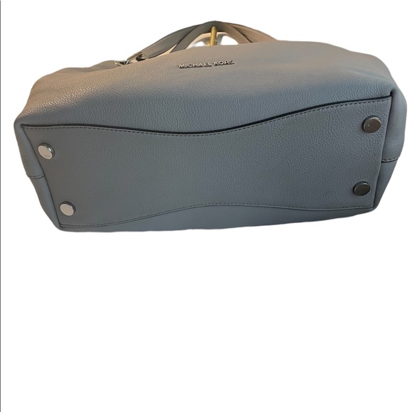 SOLD-🖤MICHAEL Michael Kors Raven Large Shoulder Bag - Picture 4 of 15